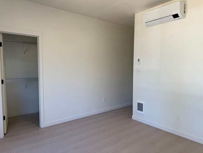 Building Photo - Duplex in CDA !