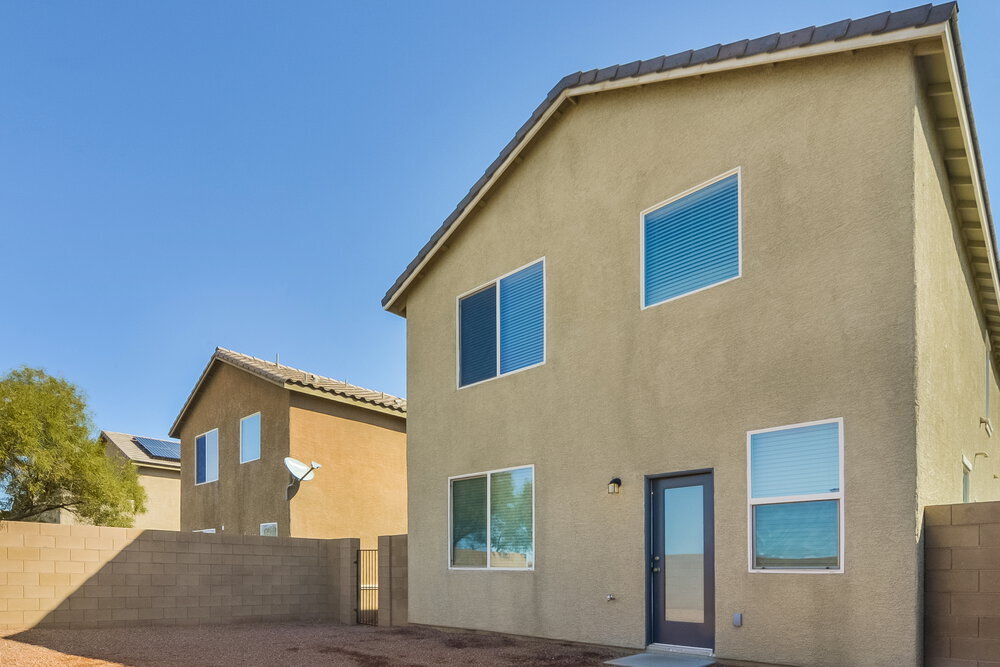 Building Photo - 993 Pebble Lake St