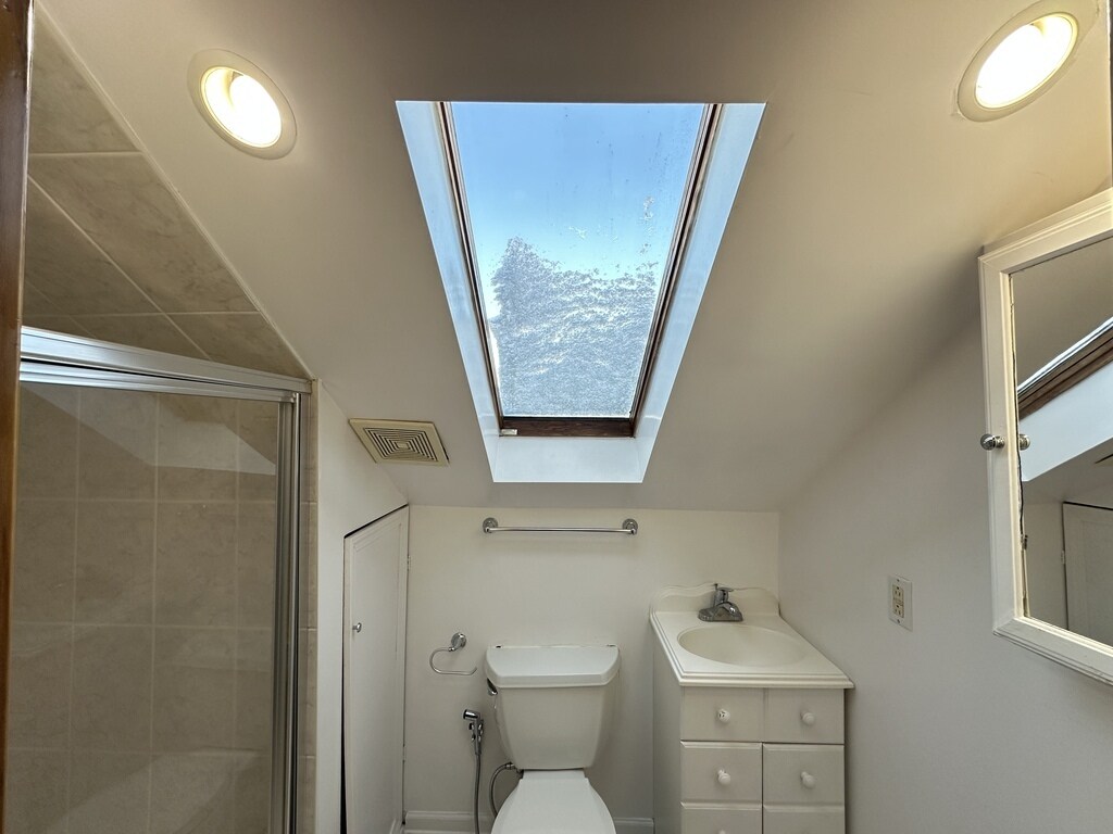 Building Photo - 3117 N Mango Ave