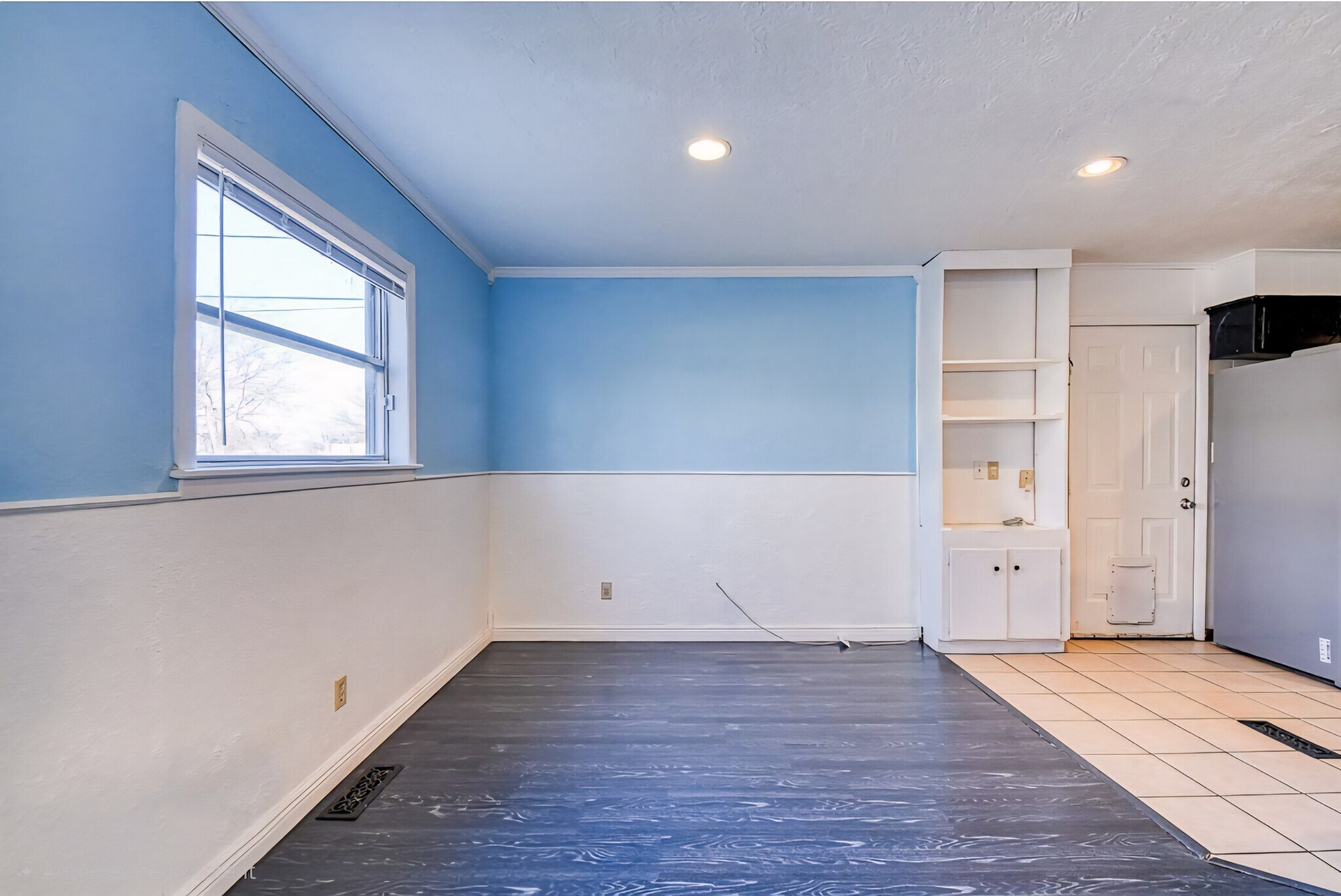 Building Photo - 401 W Polk St