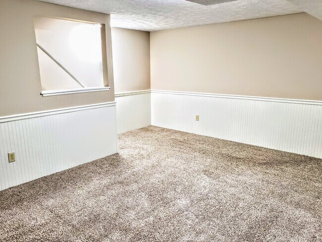 Building Photo - 6509 Blossomwood Cir NE