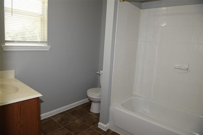 Building Photo - 2635 Skyview Grove Ct