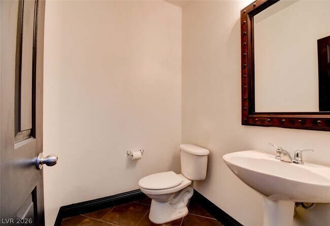 Building Photo - 2904 Dowitcher Ave