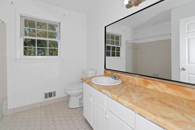 Building Photo - 4216 Rue Antoinette