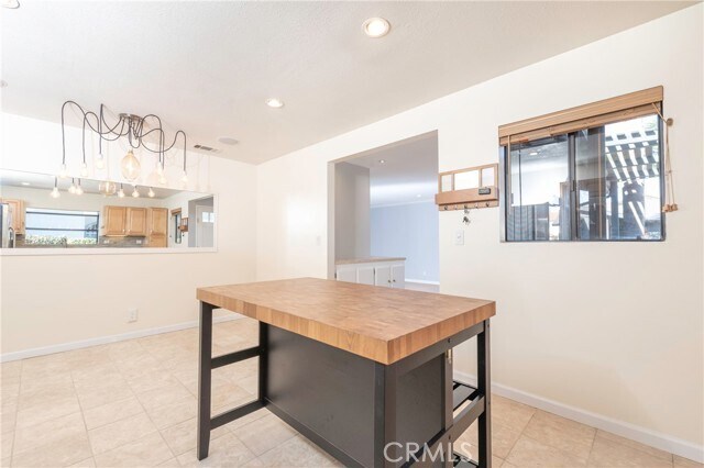 Building Photo - 2306 Ruhland Ave