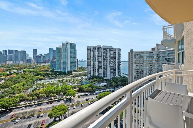 Building Photo - 2475 Brickell Ave