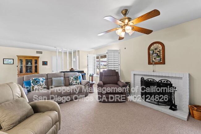 Building Photo - 12576 Oaks N Dr