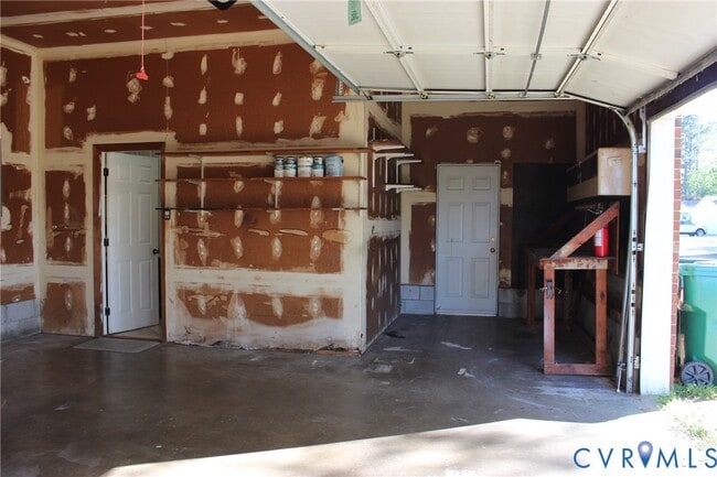 Building Photo - 1301 Canterbury Ln