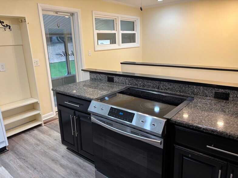 Kitchen - 48 Hope Rd