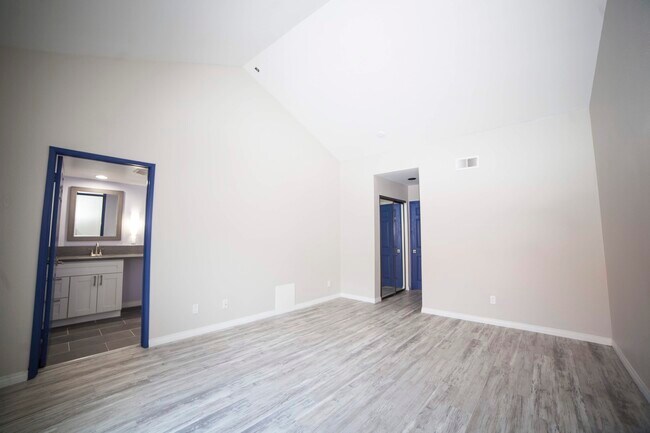 Building Photo - 20651 Roscoe Blvd