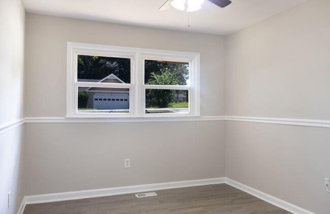 Building Photo - 130 Rosewood Dr