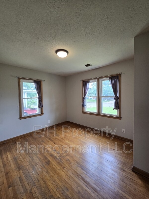Building Photo - 2316 W Wildwood Rd