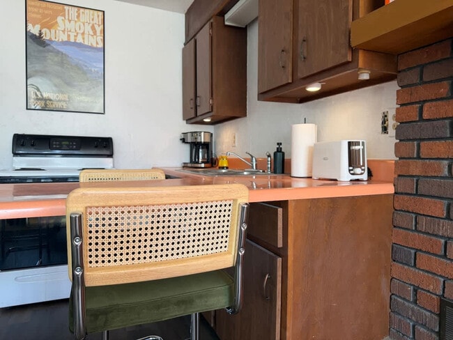 Building Photo - 157 W Holly Ridge Rd