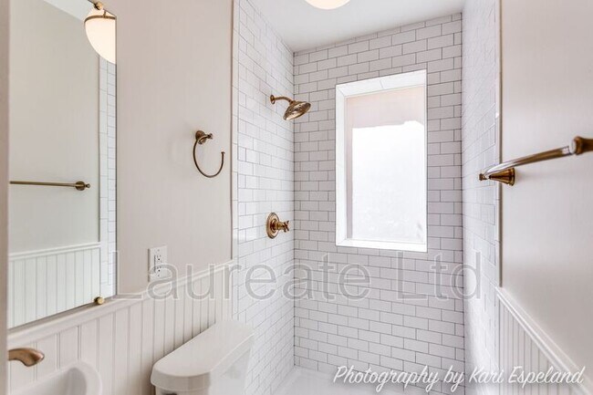 Building Photo - 1452 Detroit St
