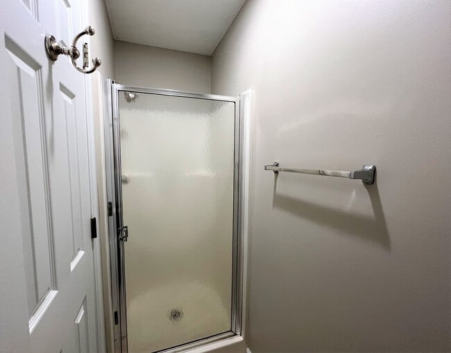 Building Photo - BEAUTIFUL 3 BEDROOM, 2 BATH RANCH HOME IN ...