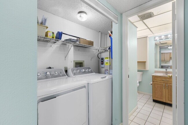 Building Photo - Condo For Rent on ST PETE BEACH!