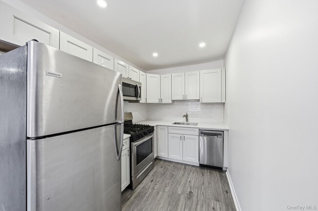 Building Photo - 240 S Broadway