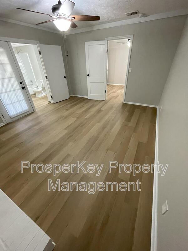 Building Photo - 945 Celia Dr