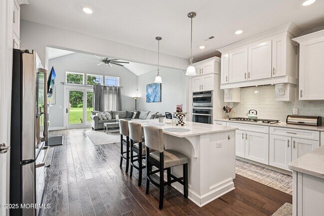 Building Photo - 42 Dogleg Ln