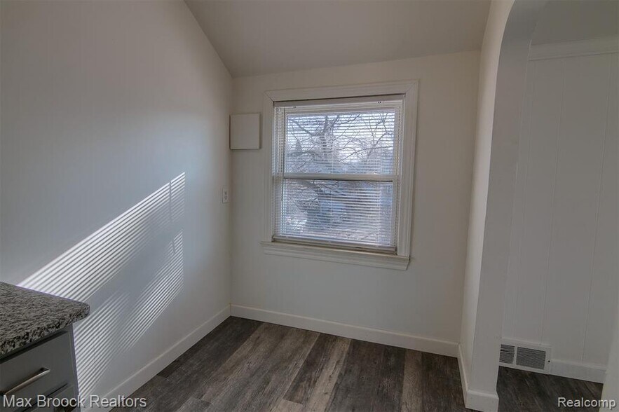 Building Photo - 4191 Farner Ave