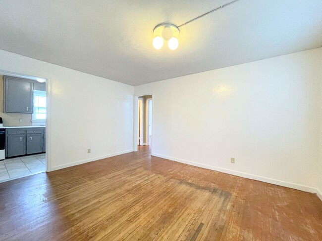 Building Photo - 3 Bedroom Located In Wichita