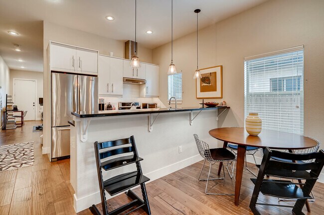 Building Photo - 534 S Lincoln St