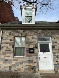 Building Photo - Cozy 2-Bedroom Home with Bonus Rooms in Lancaster - Private Backyard!