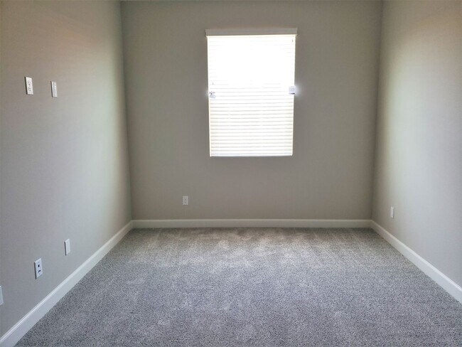 Building Photo - Stunning New Home for Rent in Vista