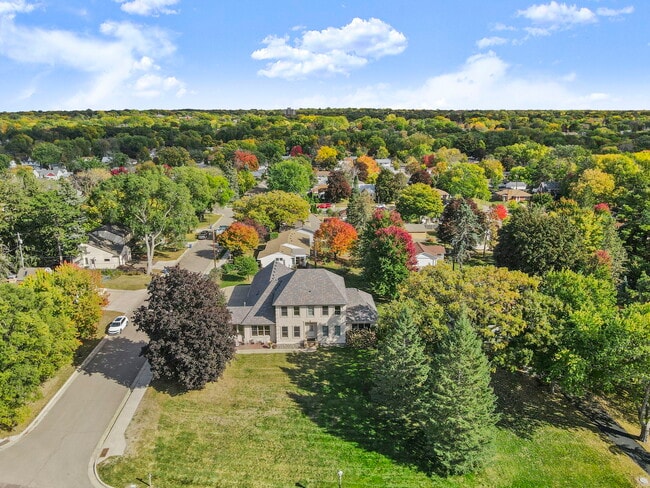 Building Photo - 1580 E Shore Dr