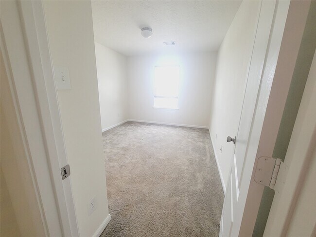 Building Photo - 15606 Barton Orchard Ln