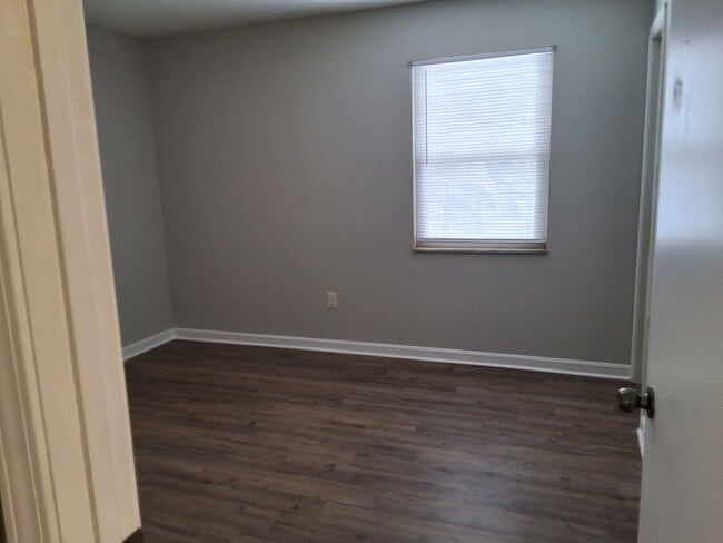 Building Photo - 1800 Preston St