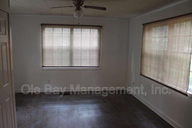 Building Photo - 855 Azalea Rd