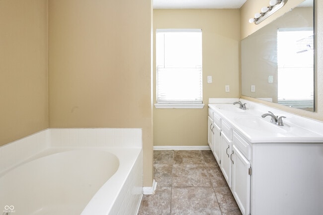 Building Photo - 10313 Cadogan Dr