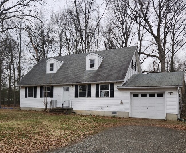 Building Photo - 13 Memorial Dr