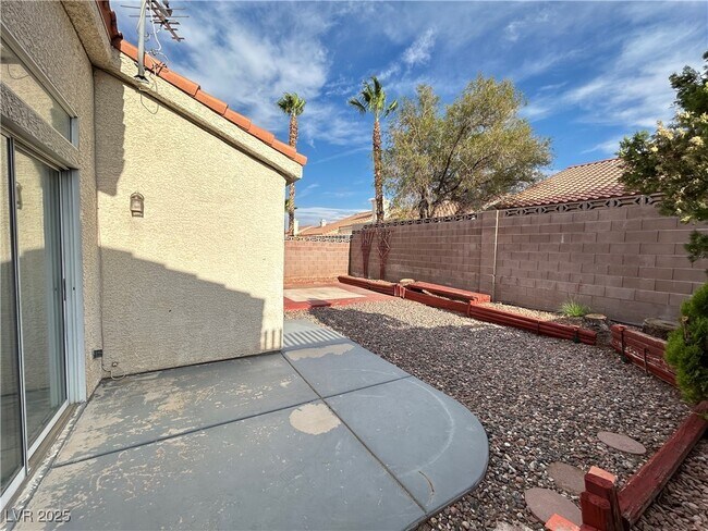 Building Photo - 7621 Prairie Corners Dr