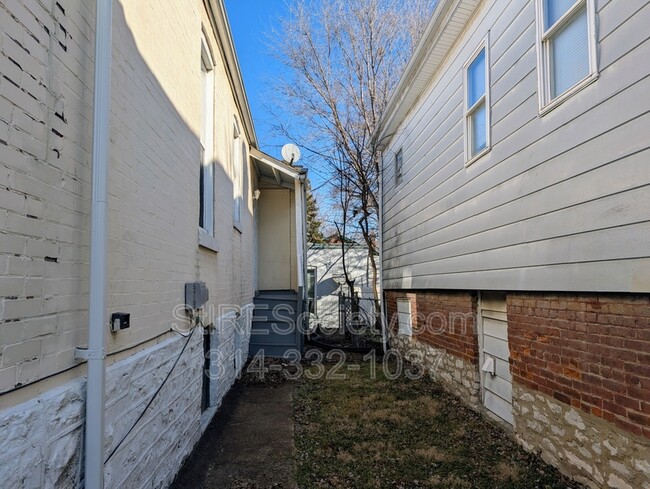 Building Photo - 227 Dover St