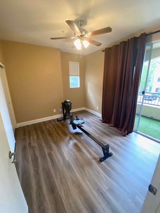 Building Photo - 1875 Baudouin Pl