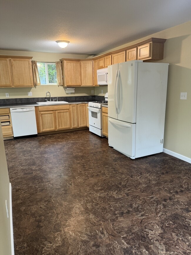Building Photo - 6102 SE 85th Ave