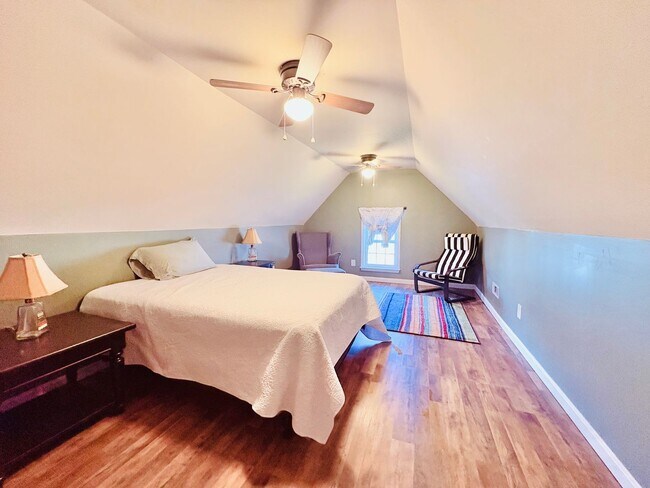 Building Photo - FREDERICKSBURG - MINUTES TO VRE - EASY COMMUTE TO QUANTICO!