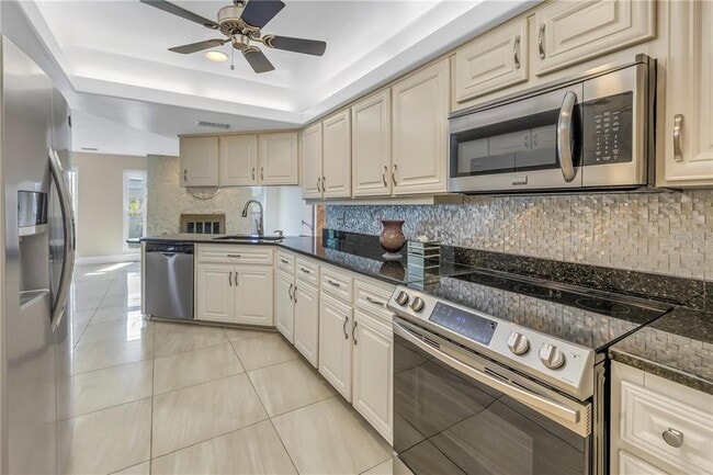 Building Photo - 10073 S Yacht Club Dr