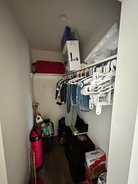 Building Photo - 6724 Nestle Ave