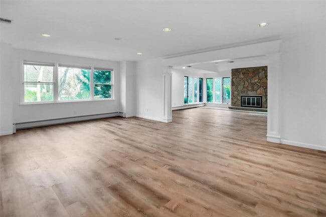 Building Photo - 11 Overlook Way