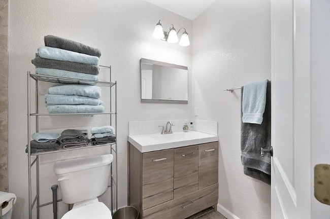 Building Photo - 9487 Dalton Way