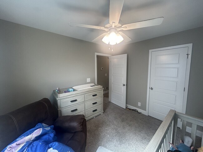 Building Photo - 427 Mattingly Dr