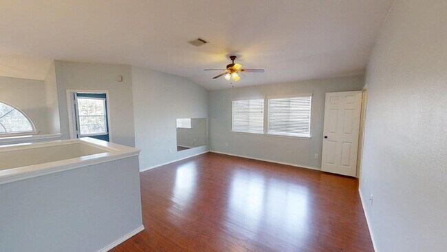 Building Photo - "Spacious 5-Bedroom Oasis with Pool on Gri...