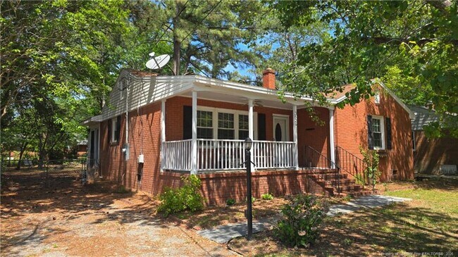 Building Photo - 3526 Furman Dr