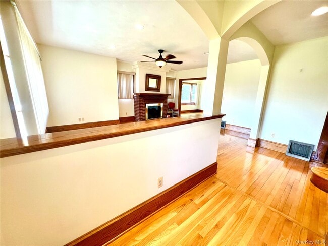 Building Photo - 950 NY-17M