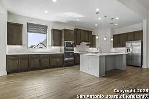 Building Photo - 3041 Bristow Pk