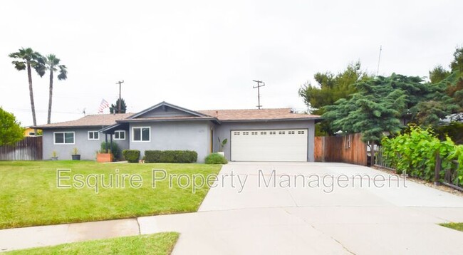Building Photo - 679 Randy Dr