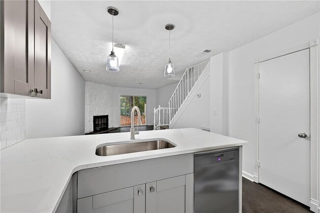 Building Photo - 6716 Colchester Pl NW